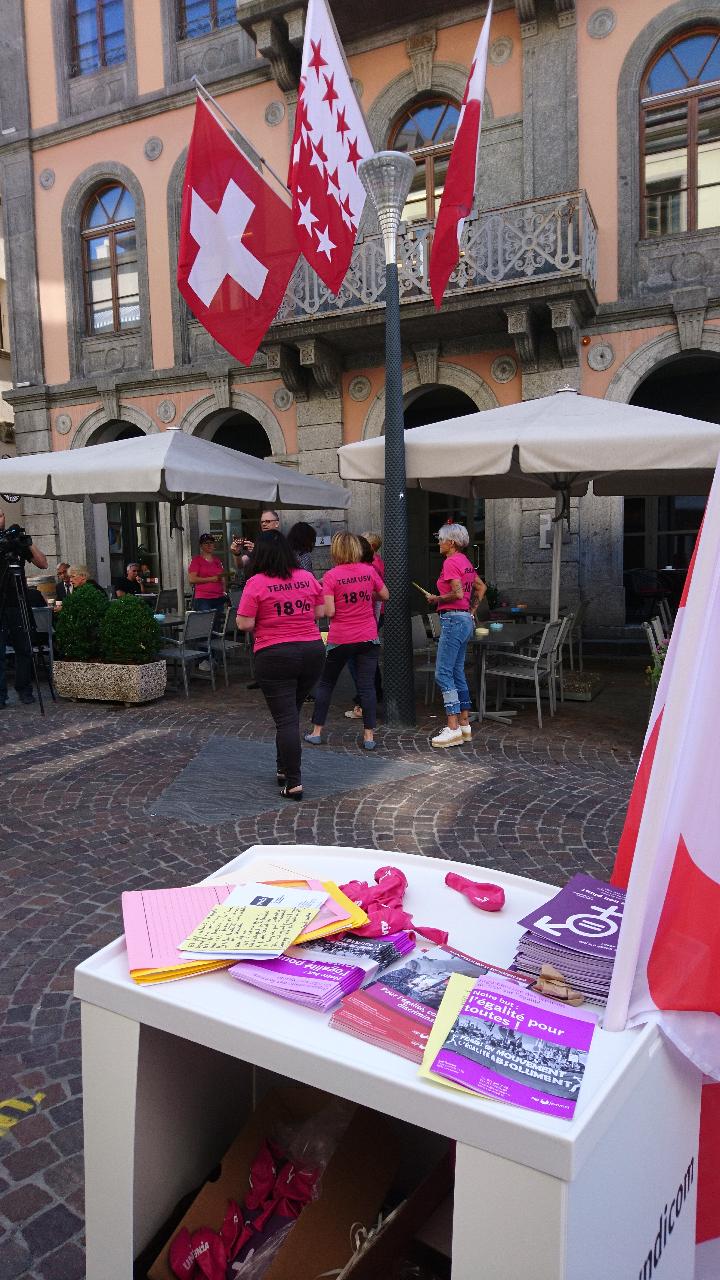 Clin d'oeil coloré des féministes à la coupe du monde de football